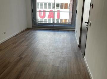 Living y Balcon a la Calle · Dueño Alquila 2 Amb 5to Piso Al Frente en San Telmo Cerca de Subte C, Amenities