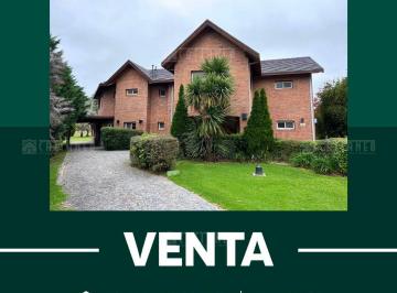 Casa · 375m² · 6 Ambientes · 2 Cocheras · Casa en Venta en La Martona, Cañuelas, Resto de La Provincia