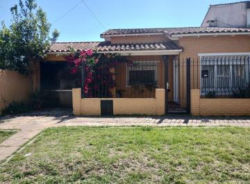 PH · 63m² · 3 Ambientes · 1 Cochera · Venta Casa 3 Ambientes Patio Parrilla Ramos Mejia