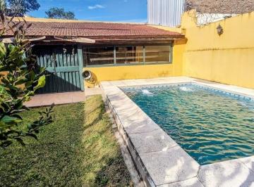 Casa de 5 ambientes, Parque Chacabuco · Tu Oasis Urbano Privado en Parque Chacabuco