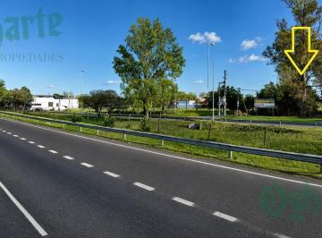 Terreno · 9828m² · Importante Fracción Sobre Acceso Oeste en Hurlingham - Prox Av Vergara
