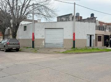 Frente por esquina · Versatil Galpon / Salon Comercial Cabildo y Av San Martin