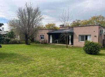 Casa de 5 ambientes, Tigre · Muy Linda Casa de 3 Dorm. Más Dependencia de Servicio, Toda en Una Planta!