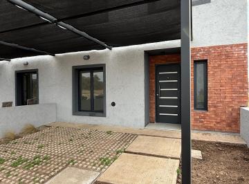 Casa de 5 ambientes, Córdoba · Casa con Espacios Amplios! 3 Hab!