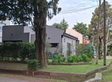 Casa de 4 ambientes, Berazategui · Hermosa Casa en Country "El Pato"