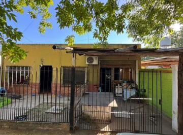 Casa · 110m² · 3 Ambientes · 1 Cochera · Casa 3 Ambientes Venta San Vicente Mas Local Depto