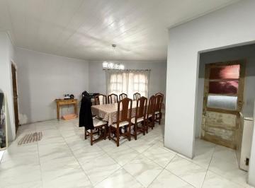 Casa · 130m² · 4 Ambientes · 1 Cochera · Casa Venta en Ramos Mejia 4 Ambientes