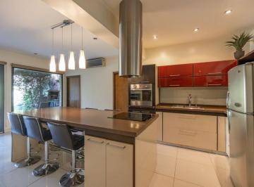 Casa · 140m² · 4 Ambientes · 2 Cocheras · Casa en Venta Corte Antiguo Centro Lomas de Zamora