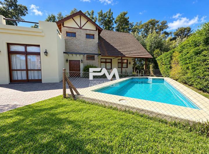 Casa · 518m² · 4 Ambientes · 2 Cocheras