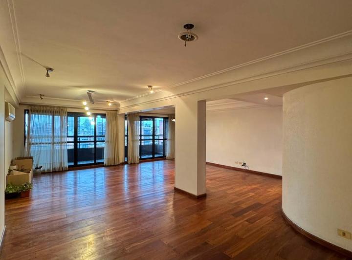 Departamento · 205m² · 11 Ambientes · 1 Cochera