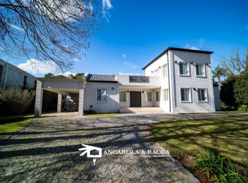 Casa · 1500m² · 10 Ambientes · 2 Cocheras · Casa en San Diego