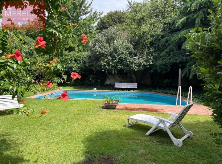 Casa · 500m² · 6 Ambientes · 2 Cocheras