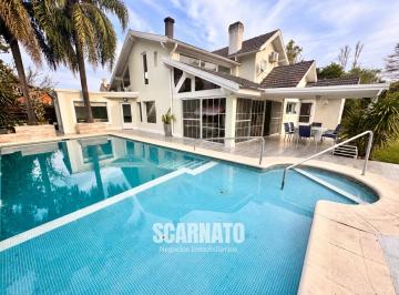 Casa · 260m² · 3 Dormitorios · 1 Cochera · Casa en Echeverria del Lago