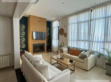 Casa · 463m² · 7 Ambientes · 2 Cocheras · Casa en General Fernandez Oro