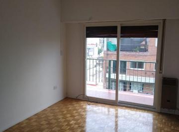 Departamento de 3 ambientes, Almagro · Excelente Tres Ambientes con Cochera en Alquiler en Almagro