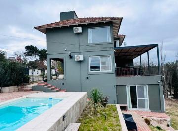 Casa de 5 ambientes, Villa Carlos Paz · Casa en Venta en Carlos Paz, Vista Al Lago, Apta Credito
