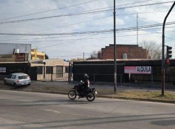 Local comercial de 4 ambientes, Florencio Varela · Inmueble Comercial Sobre Curva Berraymundo (Nuevas Condiciones)