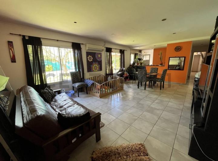 Casa · 89m² · 4 Ambientes · 3 Cocheras