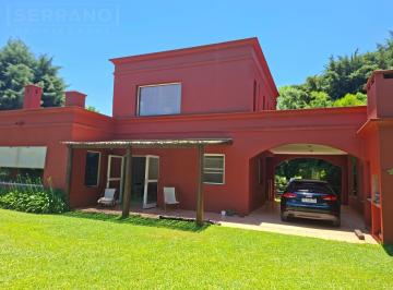 Casa · 175m² · 4 Ambientes · 2 Cocheras · Venta Casa 4 Ambientes Sobre Lote de 1508 m² en San Joaquin, Exaltación de La Cruz