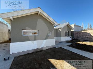 Casa · 115m² · 4 Ambientes · 1 Cochera · Casa en Plottier