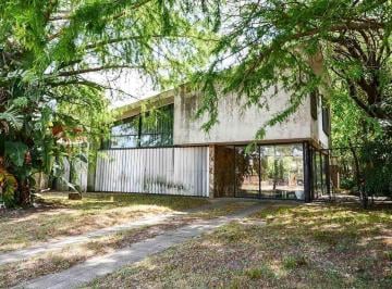 Casa · 210m² · 5 Ambientes · 1 Cochera · Se Vende Casa en Salinas