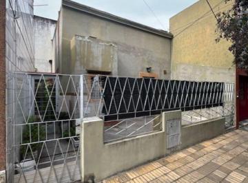 PH de 2 ambientes, Tres de Febrero · Departamento Tipo PH 2 Ambientes con Jardin Al Frente - Santos Lugares