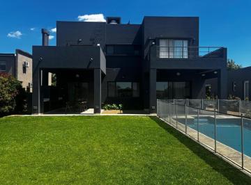 Casa · 270m² · 6 Ambientes · Casa en Alq. Temporario en Santa Barbara, Tigre, G. B. a. Zona Norte