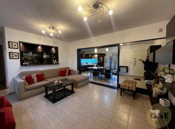 Casa · 256m² · 3 Ambientes · 2 Cocheras · Altos de La Calera, Casa en Venta en La Mejor Zona de La Calera, Apto Local Comercial, Recibe Menor