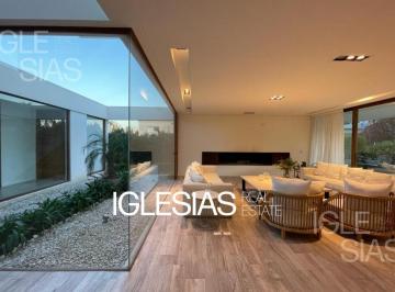 Casa · 350m² · 5 Ambientes · 2 Cocheras · Casa en Venta y Alquiler Temporario en Albanueva, Tigre