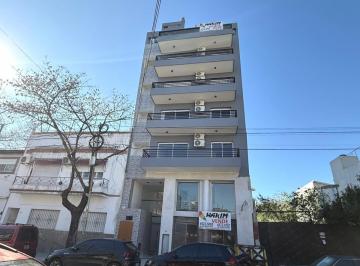 Departamento · 27m² · 1 Ambiente · Departamento 1 Ambiente Al Frente con Balcón Terraza - Parque Chas - Venta