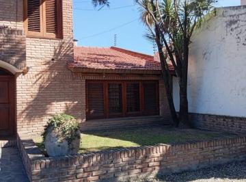 Foto · Casa de Categoría Barrio Parque Vélez Sarfield Apto Uso Comercial