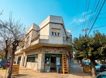 Edificio · 250m² · 1 Cochera · Venta en Block 2 Departamentos y Local en Esquina