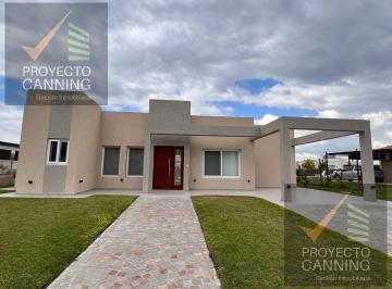 Casa · 122m² · 4 Ambientes · 1 Cochera · Venta de Casa Canning Santa Ines