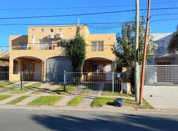 PH · 80m² · 2 Dormitorios · 1 Cochera · Casa en Venta Sobre La Costanera – Villa Carlos Paz