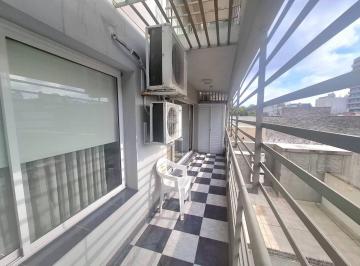 Departamento · 45m² · 2 Ambientes · 1 Cochera · Venta Depto. 2amb - Balcon/coch - Av Indep 3600 - Boed0