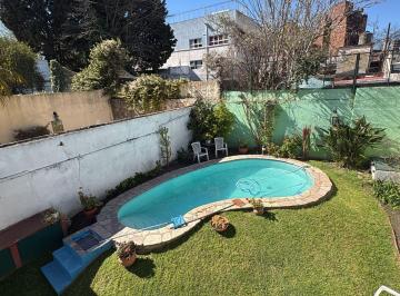 Casa · 280m² · 6 Ambientes · 2 Cocheras · En Venta Floresta Casa 4 Dorm. Pileta Parrilla Jardin