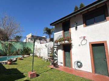 Casa · 280m² · 6 Ambientes · 2 Cocheras · En Venta Floresta Casa 4 Dorm. Pileta Parrilla Jardin