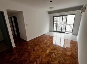 Departamento · 64m² · 3 Ambientes · French 2200 8° Piso Contrafrente Luminoso