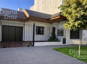 Casa · 99m² · 3 Ambientes · 1 Cochera · Casa en Villa Luzuriaga