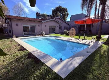 Casa · 189m² · 5 Ambientes · 2 Cocheras · Casa en Venta en Bella Vista