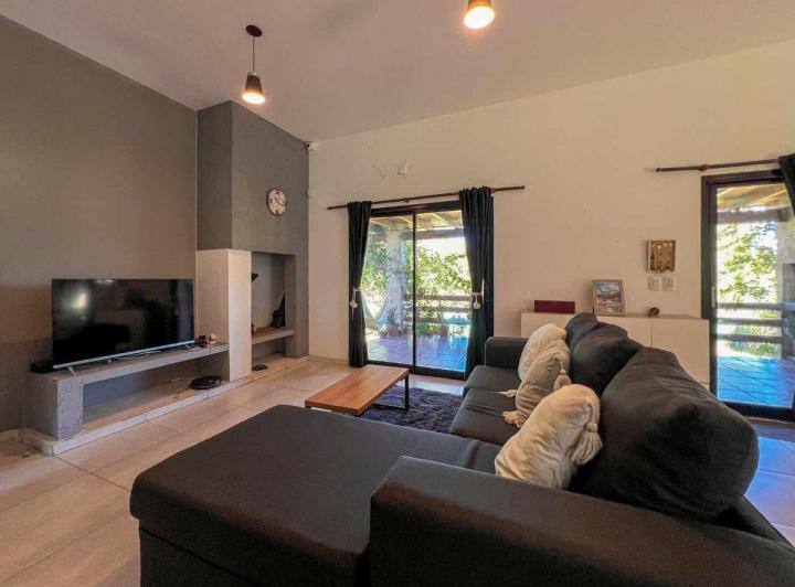 Casa · 306m² · 4 Ambientes · 1 Cochera