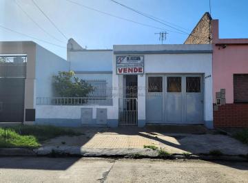 Casa · 179m² · 6 Ambientes · 1 Cochera · Casa en Lanús Oeste