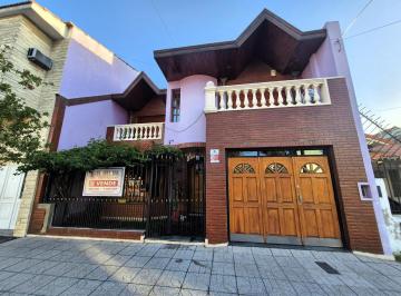Casa · 222m² · 5 Ambientes · 1 Cochera · Casa en Valentin Alsina