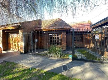 Casa · 120m² · 4 Ambientes · 2 Cocheras · Ituzaingó, Chalet 4 Ambientes en Planta Baja Apto Crédito