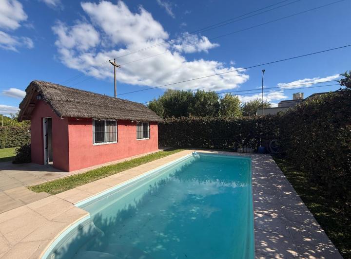 Casa · 35m² · 1 Ambiente · 4 Cocheras