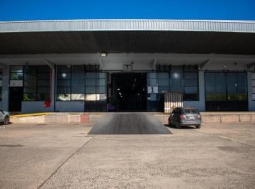 Bodega-Galpón · 1943m² · 2 Ambientes · Alquiler de Nave Industrial de 1.943 m² en Villa Ballester