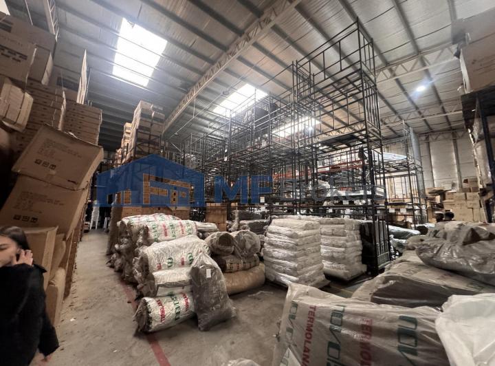 Bodega-Galpón · 2180m²