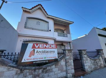 Casa · 220m² · 4 Dormitorios · Venta Casa 7 Amb con Fondo Libre. Somellera 4800, Villa Lugano, Caba