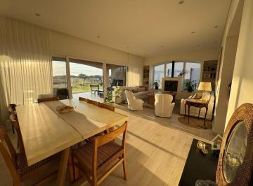 Casa · 250m² · 5 Ambientes · 2 Cocheras · Casa - El Canton - Golf