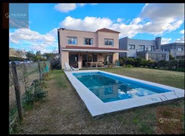Casa · 120m² · 4 Ambientes · 1 Cochera · Berrio Bella Vista Chico
